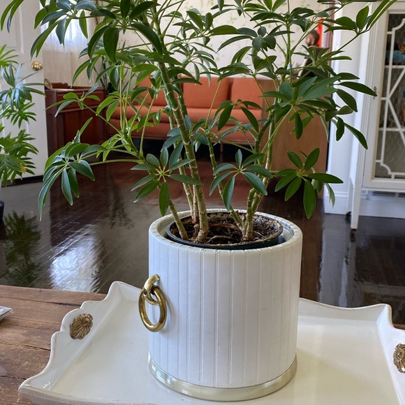 Vintage Kraftware White Leatherette Insulated Ice Bucket with Gold Ring Handles - Picture 14 of 14